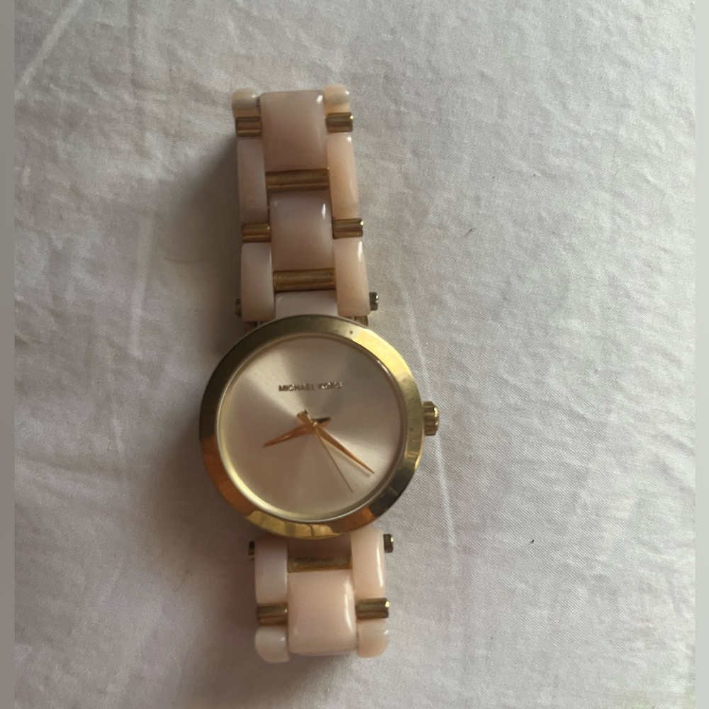 Michael Kors Gold and Cream Timepiece